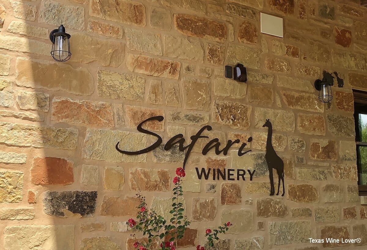 Safari Winery sign